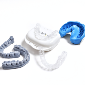 Essix Retainer With Impressions And Storage Box