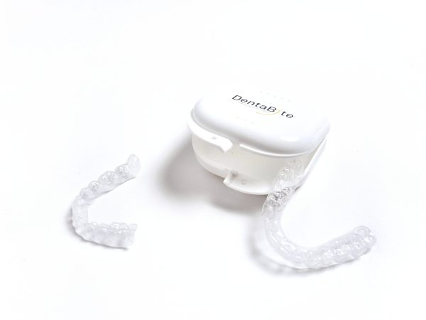 Essix Retainer With Storage Box Essix Retainer With Storage Box